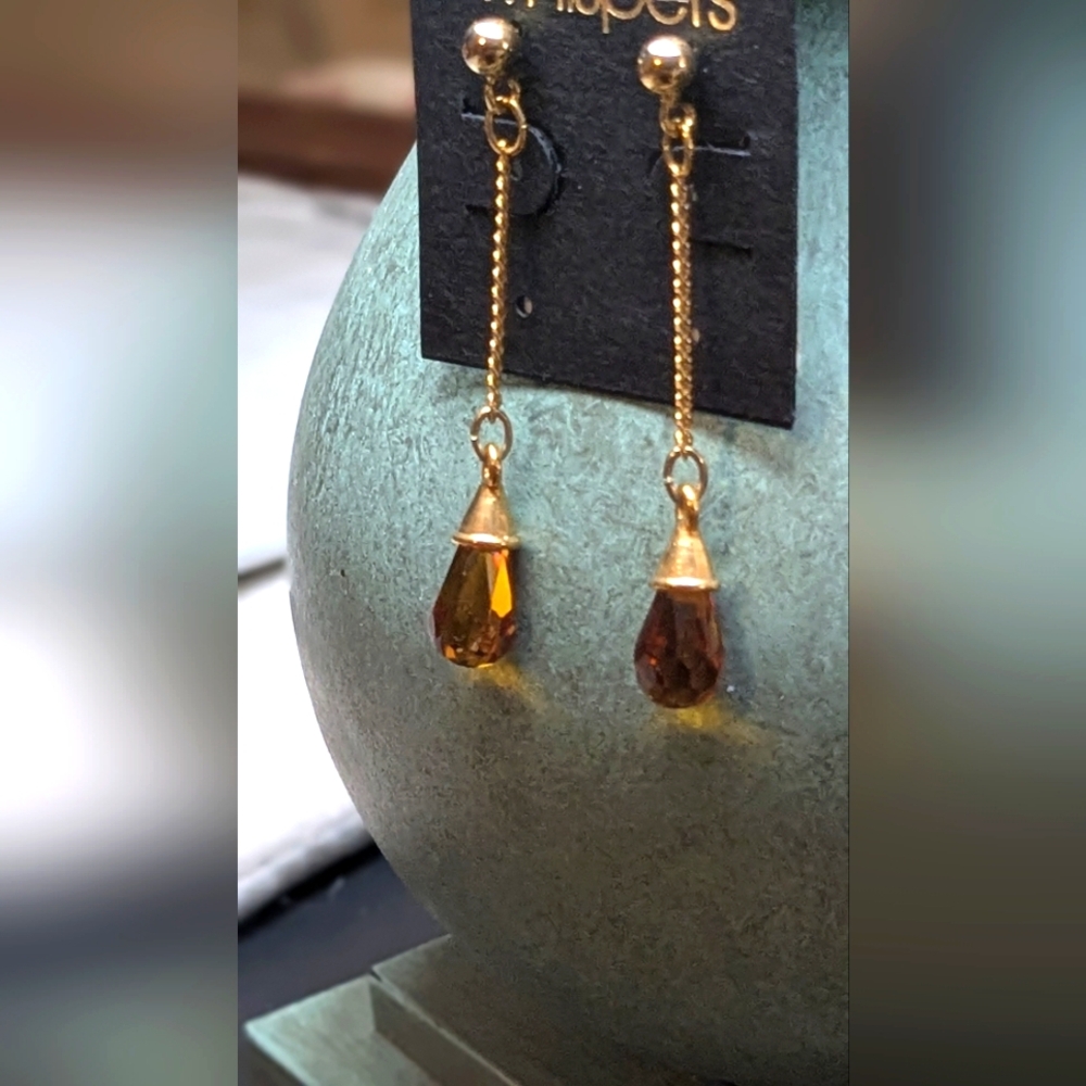 Simply Whispers Dangle Earrings New